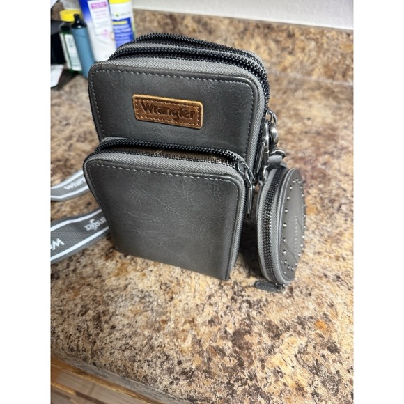 Wrangler Handbags - Wrangler Crossbody Sling Bag‎ Faux Leather Black Travel Utility Messenger Purse